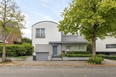 WILRIJK - Elsdonk: Luxurious and spacious villa with 5 bedrooms and 4 bathrooms, high-quality finish in the sought-after Elsdonk neighbourhood. EPC label C.