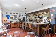 ANTWERPEN - Expo: Commercial ground floor in corner building with garage in top location.