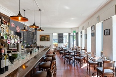 ANTWERPEN - Expo: Commercial ground floor in corner building with garage in top location.