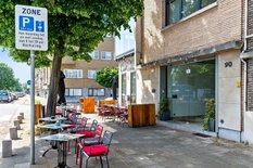 ANTWERPEN - Expo: Commercial ground floor in corner building with garage in top location.