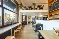 ANTWERPEN - 't Zuid: Over nieuw justitipaleis, instapklaar commercieel handelspand 85m² voor o.a. horeca

BESCHRIJVING:

Dit hoekpand is gelegen aan de Bolivarplaats, net tegenover het nieuw gerechtshof en geniet van een uitstekende visibiliteit.
Ge