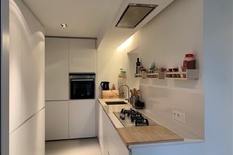 ANTWERPEN - Expo - Bij Camille Huysmanslaan: Superb gerenoveerd luxe appartement met 2 slaapkamers en inpandige autostaanplaats. EPC-label B.

BESCHRIJVING:

Dit uniek gerenoveerd appartement bevindt zich op de 4° verdieping rechts.
Men betreedt het