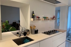 ANTWERPEN - Expo - Bij Camille Huysmanslaan: Superb gerenoveerd luxe appartement met 2 slaapkamers en inpandige autostaanplaats. EPC-label B.

BESCHRIJVING:

Dit uniek gerenoveerd appartement bevindt zich op de 4° verdieping rechts.
Men betreedt het