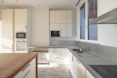 ANTWERPEN - 't Zuid: Lambermontplaats: Uniek gelegen renovatieproject met garage voor 5 auto's op toplocatie.
BESCHRIJVING:
De Lambermontplaats vormt een prestigieuze schakel tussen het Koninklijk Museum voor Schone Kunsten Antwerpen (KMSKA) en de his