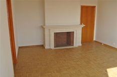 ANTWERPEN - Jan Van Rijswijcklaan: Zeer mooi gerenoveerd appartement van ca 155m² met 3 slaapkamers, 2 badkamers en  autostaanplaats.

BESCHRIJVING:

Appartement 5C op de 5° verdieping van zeer verzorgd gebouw.
Inkomhal (ca. 9,5m²) op marmeren teg