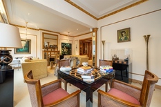 ANTWERPEN - Expo: Prachtige HOB met 3 slaapkamers, 2 badkamers, tuin, lift en oprit met garage

BESCHRIJVING:

Deze statige woonst is gelegen in de gegeerde Expo-wijk. 
Dankzij de lift kan elke verdieping gemakkelijk bereikt worden en dankzij de opri