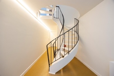 WILRIJK – Spoorweglaan 231 - Instapklare en technisch hoogwaardig uitgeruste woning met garage, ruim magazijn en EPC-label A.

Deze volledig gerenoveerde woning (2017) combineert modern wooncomfort met een uitgebreide technische uitrusting. Dankzij de