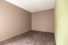 ANTWERPEN - Van Putlei 37/ Bosmanslei 19: Te renoveren gelijkvloersappartement in gegeerde buurt.

BESCHRIJVING:

Te renoveren gelijkvloersappartement (voormalige conciërgewoning) van ca. 52 m² gelegen op de hoek van de Van Putlei en Bosmanslei, in 