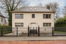 WILRIJK - Park Den Brandt: Modern 5-bedroom villa on a 1,017 m² plot with a south-west facing garden, situated in a sought-after and peaceful location. EPC rating A.

This villa (built in 2008) is situated on a beautiful and perfectly oriented plot, wh