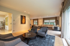 WILRIJK - Park Den Brandt: Modern 5-bedroom villa on a 1,017 m² plot with a south-west facing garden, situated in a sought-after and peaceful location. EPC rating A.

This villa (built in 2008) is situated on a beautiful and perfectly oriented plot, wh