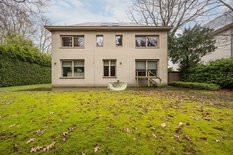 WILRIJK - Park Den Brandt: Modern 5-bedroom villa on a 1,017 m² plot with a south-west facing garden, situated in a sought-after and peaceful location. EPC rating A.

This villa (built in 2008) is situated on a beautiful and perfectly oriented plot, wh