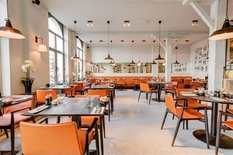 ANTWERPEN - Eilandje - Bataviastraat : Bel immeuble de bureaux avec rez-de-chaussée commercial dans un emplacement exclusif avec un parking facile à proximité du MAS.