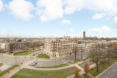 ANVERS - Jan Van Rijswijcklaan : Appartement entièrement rénové, prêt à emménager, avec 4 chambres, 2 salles de bains et 2 places de parking.