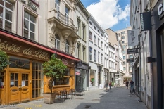 ANTWERPEN - Wilde Zee: Volledig gebouw met commercieel gelijkvloers op toplocatie in het centrum van Antwerpen