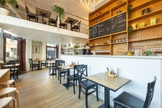 ANTWERPEN - 't Zuid: Over nieuw justitipaleis, instapklaar commercieel handelspand 85m² voor o.a. horeca

BESCHRIJVING:

Dit hoekpand is gelegen aan de Bolivarplaats, net tegenover het nieuw gerechtshof en geniet van een uitstekende visibiliteit.
Ge