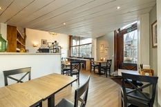 ANTWERPEN - 't Zuid: Over nieuw justitipaleis, instapklaar commercieel handelspand 85m² voor o.a. horeca

BESCHRIJVING:

Dit hoekpand is gelegen aan de Bolivarplaats, net tegenover het nieuw gerechtshof en geniet van een uitstekende visibiliteit.
Ge