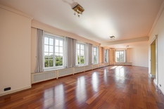 ANVERS  - Stadspark - Van Eycklei 29 : Appartement d'angle lumineux avec une vue unique sur le Stadspark + garage

DESCRIPTION :

L'appartement est situé au 7ème étage.
Entrée par une porte blindée. 
Salon et salle à manger très lumineux d'en