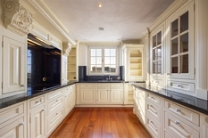 ANVERS  - Stadspark - Van Eycklei 29 : Appartement d'angle lumineux avec une vue unique sur le Stadspark + garage

DESCRIPTION :

L'appartement est situé au 7ème étage.
Entrée par une porte blindée. 
Salon et salle à manger très lumineux d'en