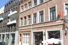 ANTWERPEN - 't Zuid - Goedehoopstraat 25: Leuk appartement naast de Schelde en Kloosterstraat. EPC-label C.
BESCHRIJVING:
Leuk appartement met mezzanine, keuken, 1 slaapkamer en aparte badkamer met ligbad (met douchemogelijkheid) en lavabomeubel, op