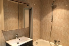 ANTWERPEN - 't Zuid - Goedehoopstraat 25: Leuk appartement naast de Schelde en Kloosterstraat. EPC-label C.
BESCHRIJVING:
Leuk appartement met mezzanine, keuken, 1 slaapkamer en aparte badkamer met ligbad (met douchemogelijkheid) en lavabomeubel, op