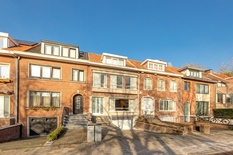 WILRIJK - Park Den Brandt: Stijlvol ingerichte woning met 4 slaapkamers, ruime tuin en inpandige garage