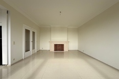 ANTWERPEN - Jan Van Rijswijcklaan: Prachtig gerenoveerd en instapklaar, licht appartement met 1 slaapkamer.
BESCHRIJVING:
Dit instapklaar en licht appartement is gelegen op de 6° verdieping van een statig, mooi onderhouden gebouw.
Men betreedt het ap