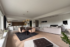 ANTWERP/WILRIJK - Park Den Brandt: Luxurious and spacious corner flat of approx. 210m² with 3 bedrooms, a beautiful terrace and a garage.
DESCRIPTION:
Exceptional corner flat of approx. 210m² situated on the 6th floor of a sought-after building o