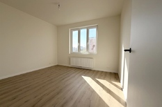 WILRIJK - Park Den Brandt: Volledig gerenoveerd appartement met 2 slaapkamers. Eerste bewoning na renovatie. EPC-label B.

Dit kleinschalig gebouw zonder lift is gelegen in een rustige straat in een gegeerde buurt op wandelafstand van Park Den Brandt, d