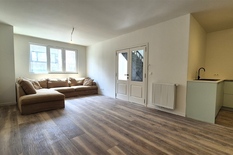 WILRIJK - Park Den Brandt: Recent gerenoveerde woning, geschikt voor co-housing.

BESCHRIJVING:

Instapklare woning; eerste bewoning na kwalitatieve renovatie. Ideale ligging nabij Park Den Brandt, winkels en ziekenhuizen. 
Zeer vlot bereikbaar met o