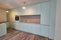 WILRIJK - Park Den Brandt: Recent gerenoveerde woning, geschikt voor co-housing.

BESCHRIJVING:

Instapklare woning; eerste bewoning na kwalitatieve renovatie. Ideale ligging nabij Park Den Brandt, winkels en ziekenhuizen. 
Zeer vlot bereikbaar met o