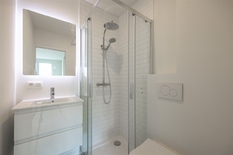 WILRIJK - Park Den Brandt: Recent gerenoveerde woning, geschikt voor co-housing.

BESCHRIJVING:

Instapklare woning; eerste bewoning na kwalitatieve renovatie. Ideale ligging nabij Park Den Brandt, winkels en ziekenhuizen. 
Zeer vlot bereikbaar met o