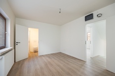 WILRIJK - Park Den Brandt: Recent gerenoveerde woning, geschikt voor co-housing.

BESCHRIJVING:

Instapklare woning; eerste bewoning na kwalitatieve renovatie. Ideale ligging nabij Park Den Brandt, winkels en ziekenhuizen. 
Zeer vlot bereikbaar met o