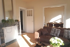 WILRIJK - Near Park Den Brandt - Berkenlaan: Pleasant one-bedroom corner flat

DESCRIPTION:

The flat is situated on the 2nd floor of a small building.
Entrance hall.
L-shaped living room with laminate flooring and plenty of natural light. Decorativ