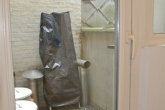 WILRIJK - Near Park Den Brandt - Berkenlaan: Pleasant one-bedroom corner flat

DESCRIPTION:

The flat is situated on the 2nd floor of a small building.
Entrance hall.
L-shaped living room with laminate flooring and plenty of natural light. Decorativ