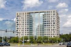 ANTWERP - Louise Marie Residence: New, bright two-bedroom corner flat with a spacious terrace and parking space.

New-build flat of approx. 81 m² on the 6th floor, situated on Desguinlei in the beautiful “Louise-Marie” residence. 
It enjoys an ide