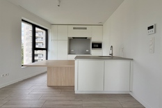 ANTWERP - Louise Marie Residence: New, bright two-bedroom corner flat with a spacious terrace and parking space.

New-build flat of approx. 81 m² on the 6th floor, situated on Desguinlei in the beautiful “Louise-Marie” residence. 
It enjoys an ide