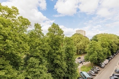 BERCHEM - Albertpark: Ruim, te renoveren appartement van ca 180 m² met terras en 2 P.

BESCHRIJVING :

Ruim appartement van ca 180 m² gelegen op de 5°verdieping, met prachtig open zicht op het groene Albertpark. 
Het geheel biedt een uitstekende k