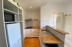 ANTWERPEN - 't Zuid - Tussen Zuidpark en Marnixplaats: Charmante studio/studentenkot in stijlvol herenhuis op toplocatie.

BESCHRIJVING:

Dit appartement/studentenkot is gelegen op de 3de verdieping van een prachtig herenhuis, vlak bij de gezellige Ma