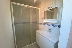 ANTWERPEN - 't Zuid - Tussen Zuidpark en Marnixplaats: Charmante studio/studentenkot in stijlvol herenhuis op toplocatie.

BESCHRIJVING:

Dit appartement/studentenkot is gelegen op de 3de verdieping van een prachtig herenhuis, vlak bij de gezellige Ma