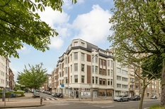 ANTWERPEN - Jan Van Rijswijcklaan: Volledig gerenoveerd, instapklaar en bemeubeld appartement met 2 slaapkamers

BESCHRIJVING:

Dit prachtig gerenoveerd en volledig bemeubeld appartement bevindt zich op de 1° verdieping van een verzorgd en goed onder