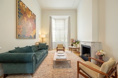 ANVERS - Arthur Goemaerelei : Magnifique maison de maître rénovée avec des finitions haut de gamme.
Cette maison de maître exceptionnelle a fait l'objet d'une rénovation complète en 2020.
Rez-de-chaussée : Hall d’entrée. Espace de vie et salle