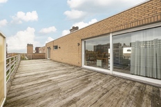 BERCHEM - Fruithoflaan : Superbe penthouse avec 3 chambres, 2 salles de bains, 155 m² de terrasses et garage. Score PEB C.