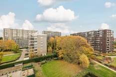 BERCHEM - Fruithoflaan : Superbe penthouse avec 3 chambres, 2 salles de bains, 155 m² de terrasses et garage. Score PEB C.