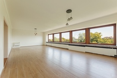 ANTWERPEN - Stadspark: Ruim appartement van ca  201m²  met 3 slaapkamers en prachtig wijds zicht over het Stadspark. Autostaanplaats mogelijk.
 
BESCHRIJVING:
 
Het appartement is gelegen op de 8° en hoogste verdieping van een goed onderhouden gebou