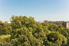 ANTWERPEN - Stadspark: Ruim appartement van ca  201m²  met 3 slaapkamers en prachtig wijds zicht over het Stadspark. Autostaanplaats mogelijk.
 
BESCHRIJVING:
 
Het appartement is gelegen op de 8° en hoogste verdieping van een goed onderhouden gebou