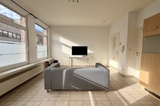 ANTWERPEN - 't Zuid - Goedehoopstraat 25: Leuk appartement naast de Schelde en Kloosterstraat.
BESCHRIJVING:
Leuk appartement op de 2° verdieping van een klein gebouw op een toplocatie te Antwerpen op enkele passen van de Schelde.
Leefruimte, op