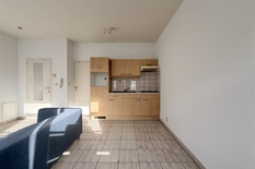 ANTWERPEN - 't Zuid - Goedehoopstraat 25: Leuk appartement naast de Schelde en Kloosterstraat.
BESCHRIJVING:
Leuk appartement op de 2° verdieping van een klein gebouw op een toplocatie te Antwerpen op enkele passen van de Schelde.
Leefruimte, op