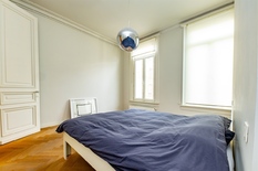 ANVERS - Zuid : Appartement rénové avec goût, comprenant 3 chambres, 2 salles de bains et une grande terrasse
DESCRIPTION :
Cet appartement est situé dans un quartier très prisé de 't Zuid. Il a été rénové avec beaucoup de soin.
Le hall d