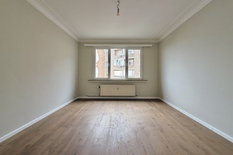 ANVERS - Avenue Jan Van Rijswijck : Appartement de 2 chambres entièrement rénové dans un immeuble de standing, bien situé + P
DESCRIPTION :
L'appartement est situé au 6e étage d'un immeuble bien entretenu.
Entrée (env. 13 m²), avec une nouv