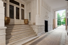 BERCHEM - Albertpark: Prachtig duplexappartement (ca 182m²) in herenwoning met 3 slaapkamers, bureau en zeer groot terras.  Autostaanplaats mogelijk.

BESCHRIJVING:
Duplexappartement omvattende de 3° en 4° verdieping van een prachtige herenwoning.
